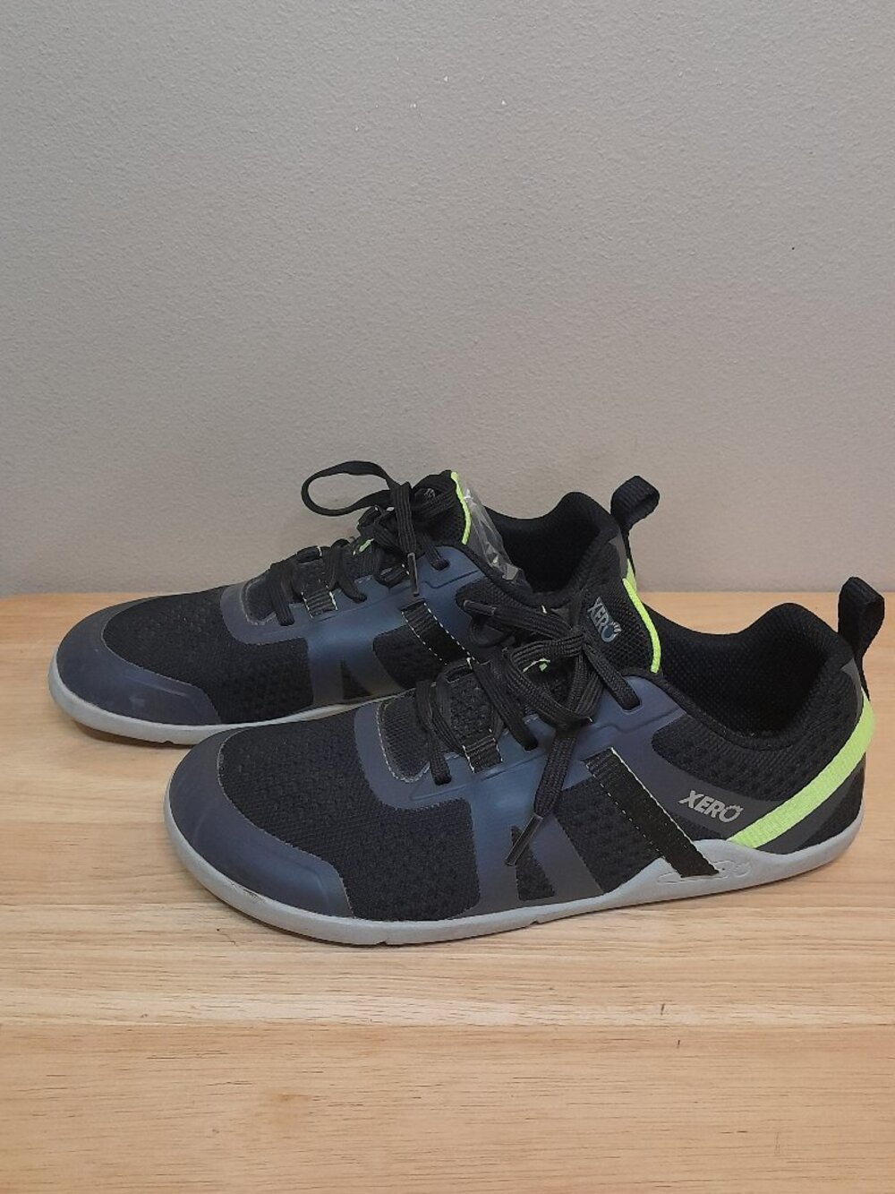 Xero Shoes Prio Neo Perform Black Wide Toe Barefoot Athletic Sneaker Womens 6.5